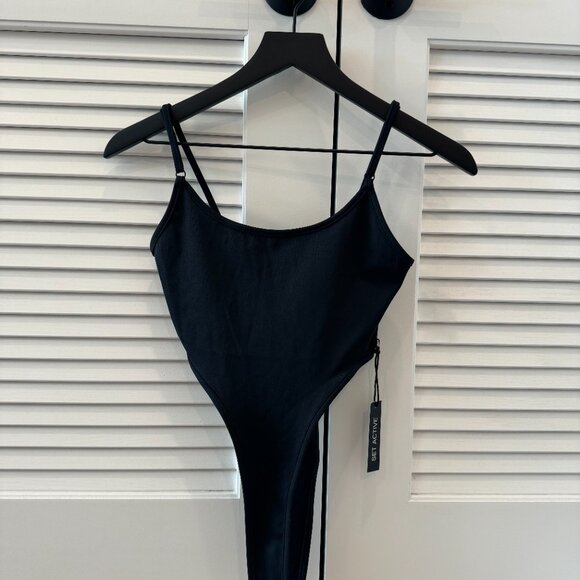 New! Set Active Bodysuit - Picture 2 of 2